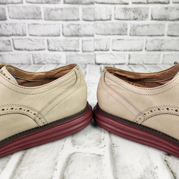 Cole Haan Original Grand Men\'s Size 10.5 Beige Nubuck Wingtip Oxford Casual Shoe main image 4